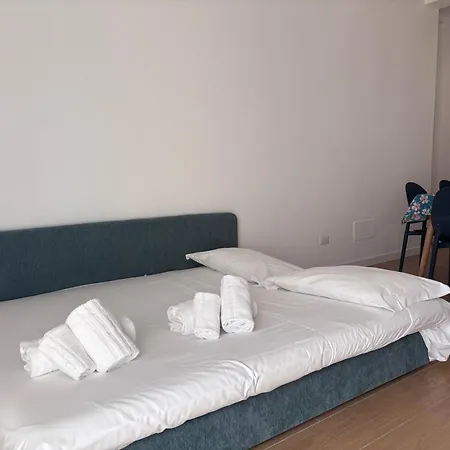 Domus Blue Giureconsulti Apartment